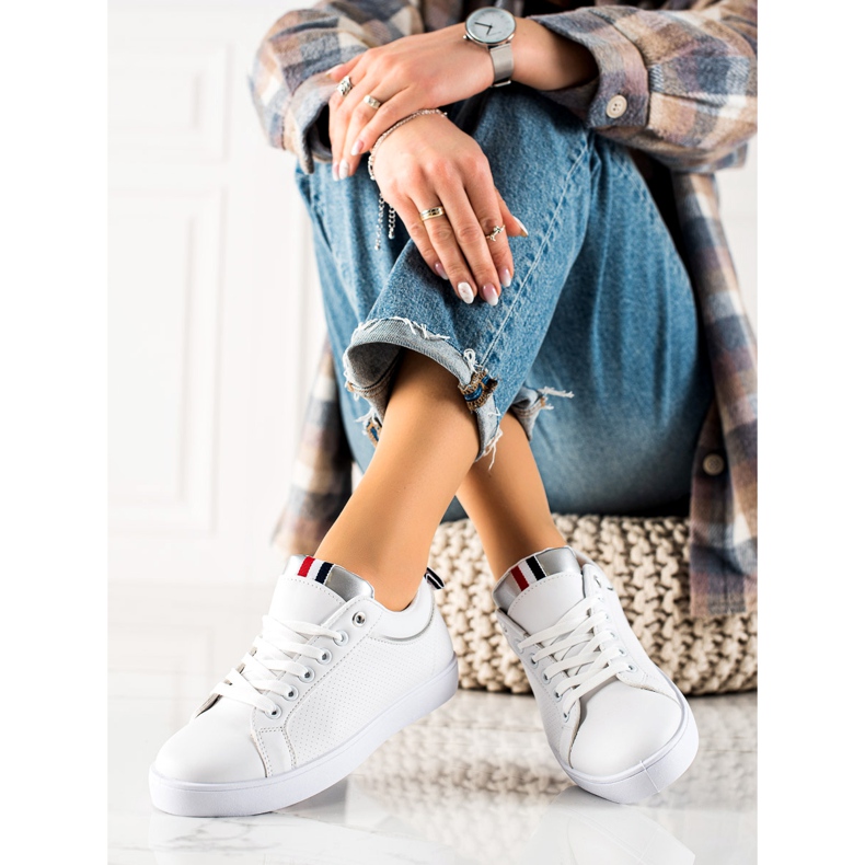 TRENDI Klassischer Sportschuh aus Kunstleder weiß 1