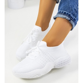 Weiße Sportschuhe von Donatil 1