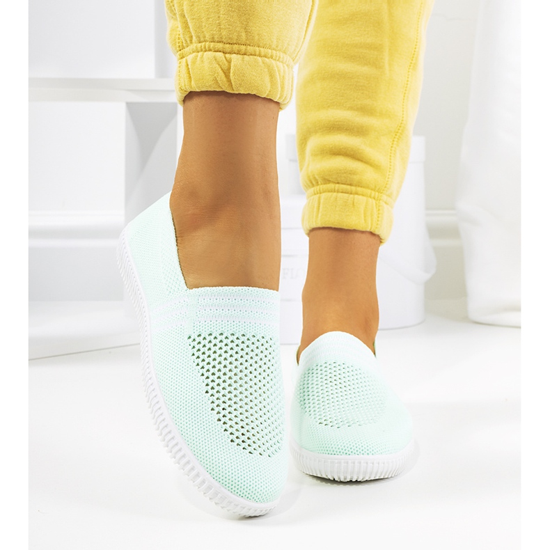 Grüne durchbrochene Turnschuhe von Tanya 1