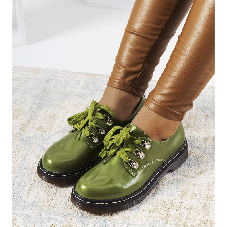 Grün lackierte Schuhe von Kristina 2