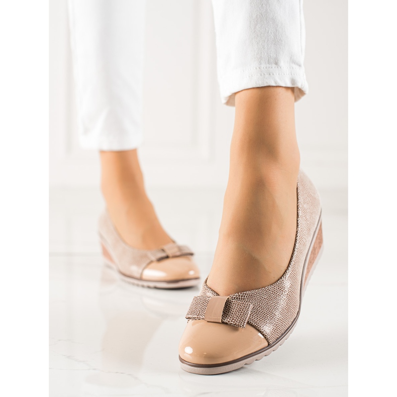 W. Potocki Glänzende bequeme Pumps beige braun 1