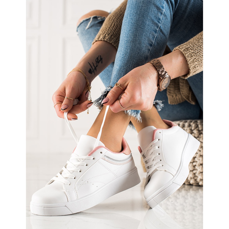 TRENDI Lässige weiße Turnschuhe 1