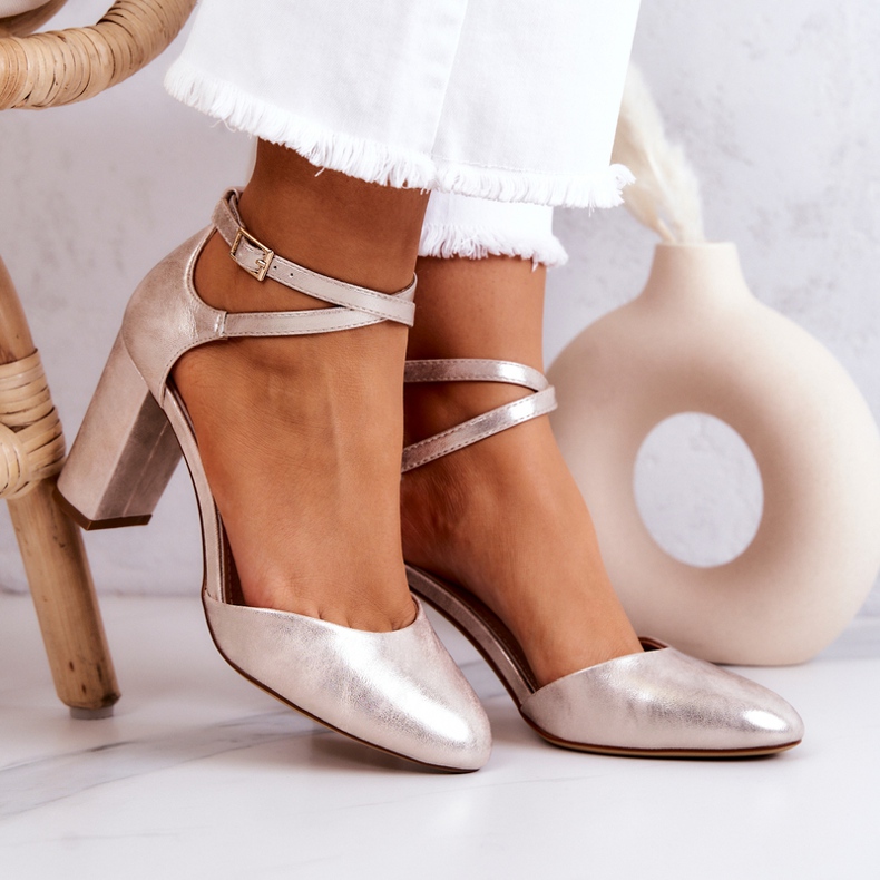 Lederpumps auf einer Säule Sergio Leone SK851 Golden 2