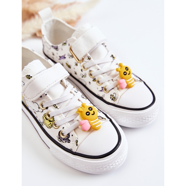 Vinceza Kinderturnschuhe mit Klettverschluss und weißer Spitze 2