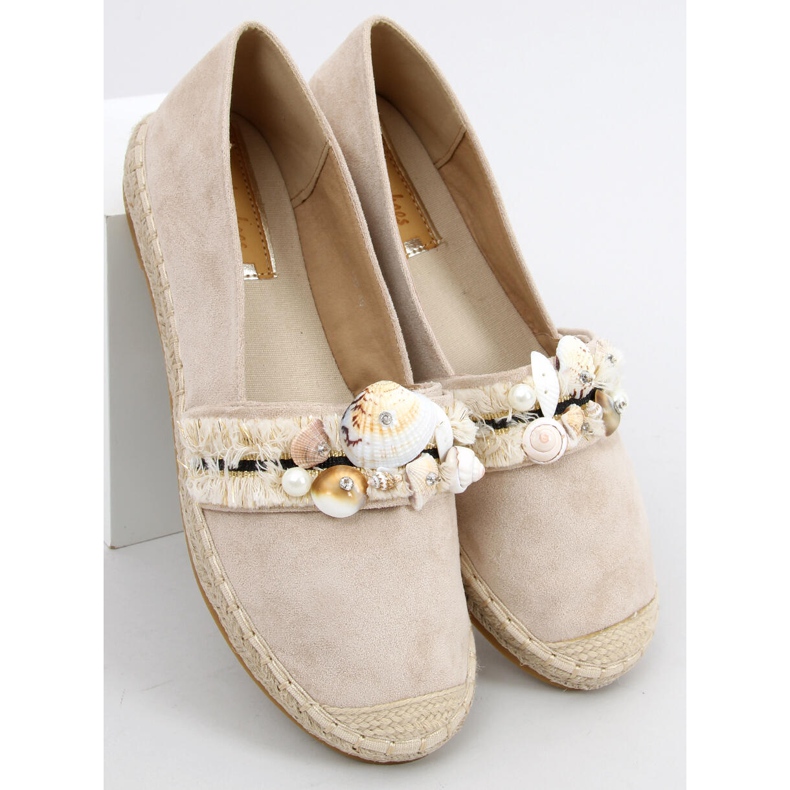 Lola Beige Espadrilles mit Muscheln 1