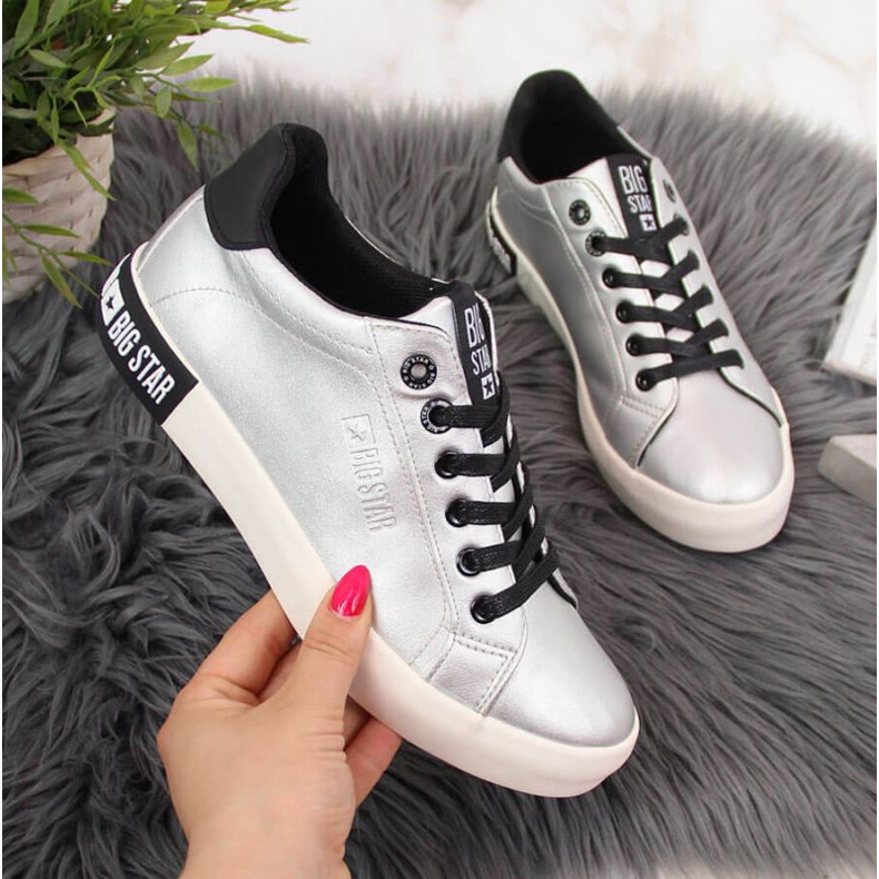 Low-Top-Sneaker mit Kunstleder Big Star W II274034 Silber 1