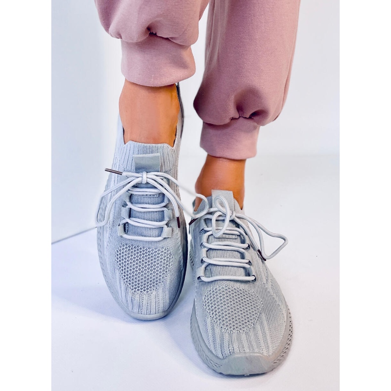 Zewa Graue Sportsocken 1