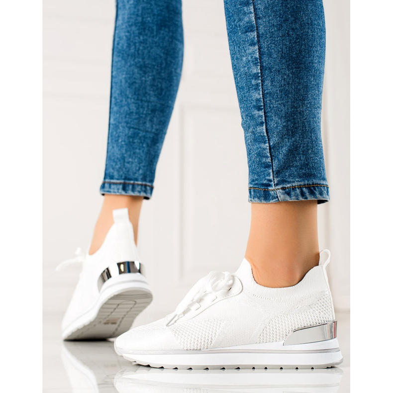 TRENDI Weiße Sportschuhe mit Glitzer 1