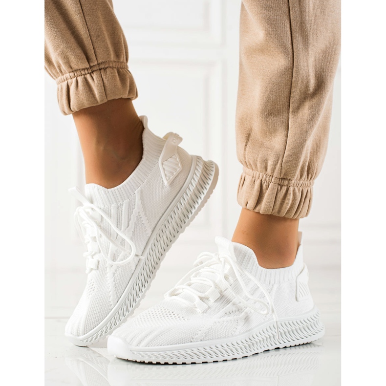 TRENDI Modische Sportschuhe weiß 2