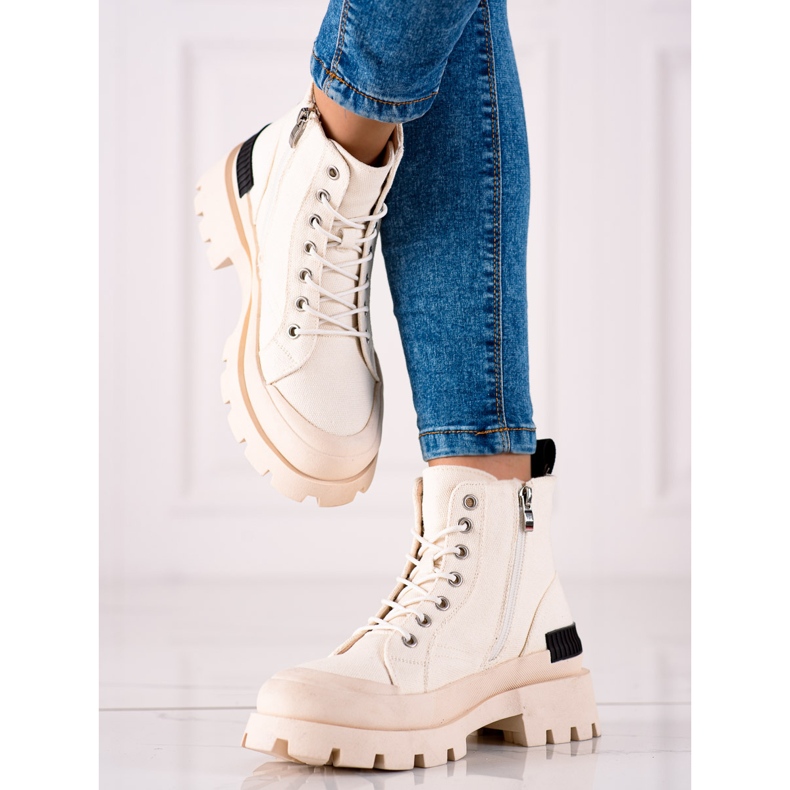 Fallensteller auf der S. Barski-Plattform beige 1