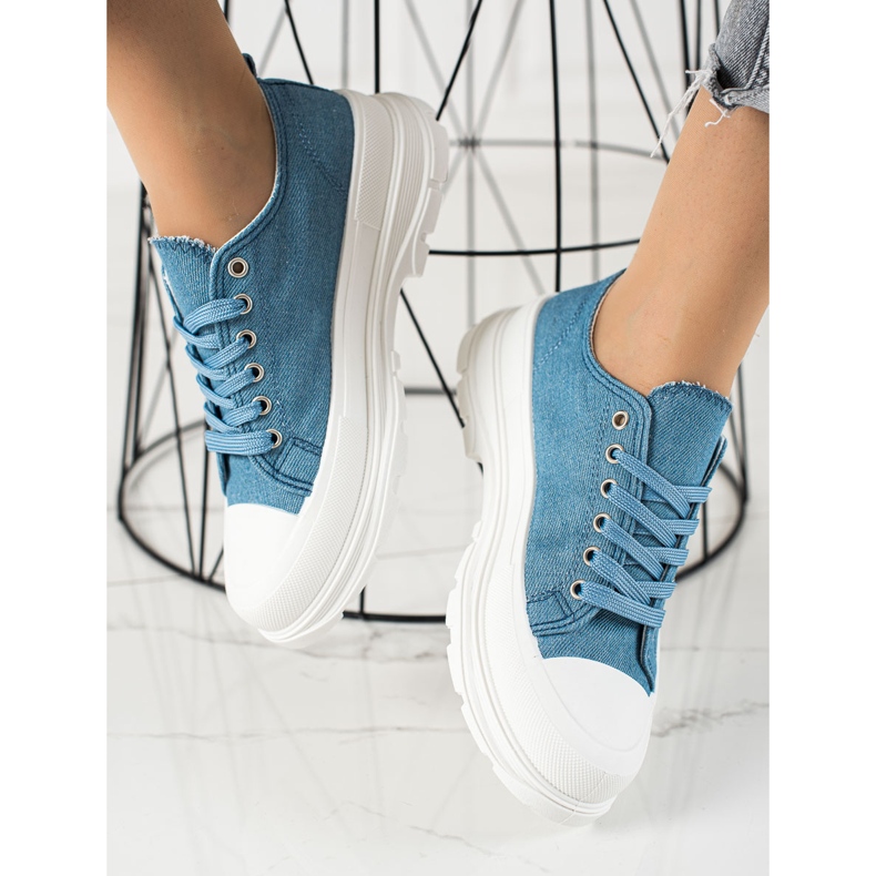 TRENDI Modische blaue Turnschuhe 1