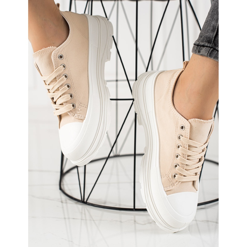 TRENDI Modische beige Turnschuhe 1