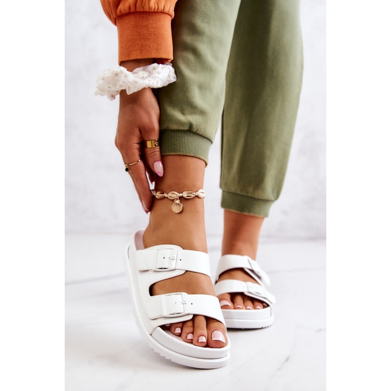 S.Barski Weiße Corina-Gummihausschuhe mit Schnalle 2