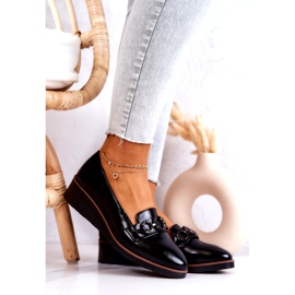 Vinceza Keilschuhe aus Lackleder Schwarz Melodien 1