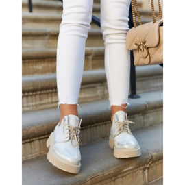 Schuhe auf der massiven Sohle Nicole 2701/004 Weiß und Gold beige golden 2