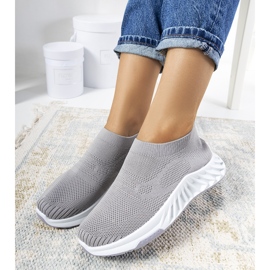 Graue Sportschuhe von Chass 1