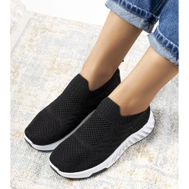 Beige Sportschuhe von Alexandrin 1