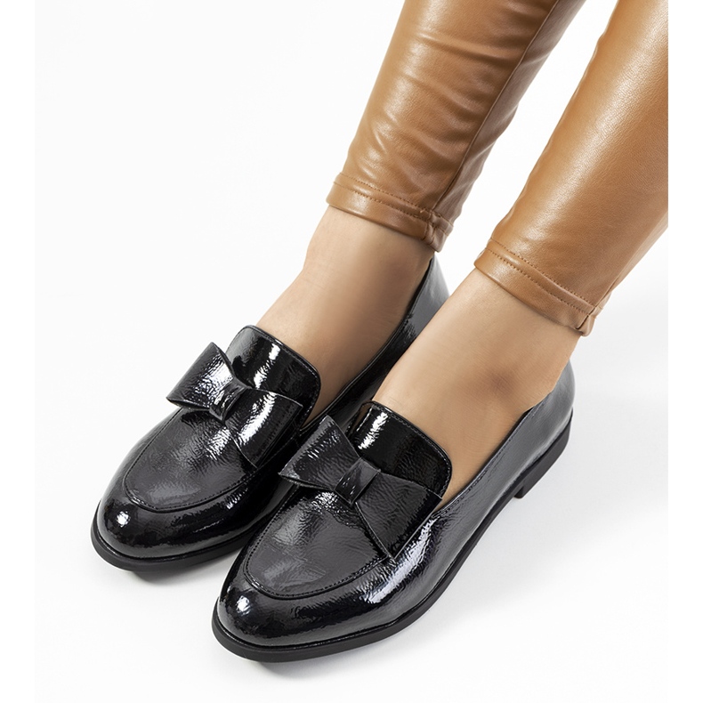 Schwarz lackierter Damenschuh Flora 1