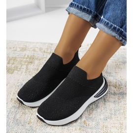 Schwarze sportliche Slip-on-Sneaker von Winston 2