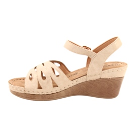 Bequeme Damen-Keilsandalen Evento 22SD98-4572 Beige 1