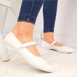 Ballerinas mit Klettverschluss zur Kommunion Kornecki Jr. KOR6271 weiß 2