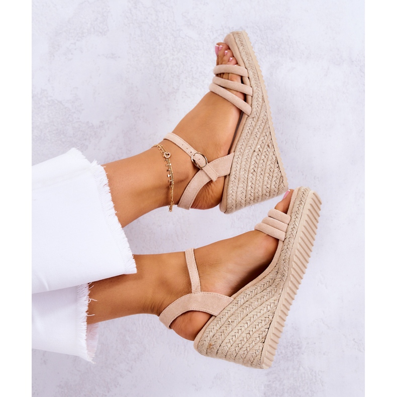 FJ1 Louisiana Keilsandalen aus beigefarbenem Wildleder 2