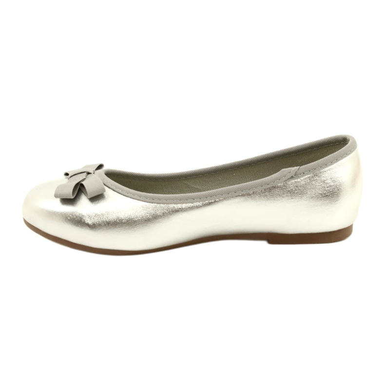 Miss Metallische Ballerinas der Mädchen mit einem silbernen Bogen 4
