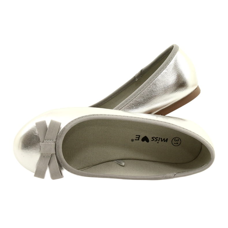 Miss Metallische Ballerinas der Mädchen mit einem silbernen Bogen 7