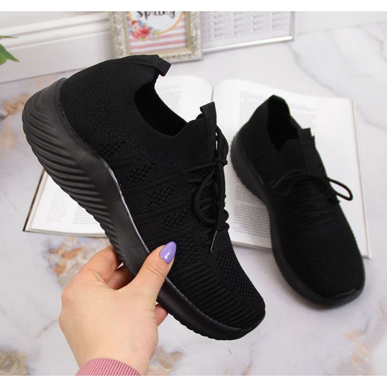 Schwarze Sportschuhe schlüpfen in Filippo W PAW341 1