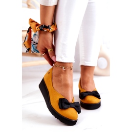 Ballerinas aus Wildleder auf der Plattform Maciejka 05062-07 Gelb 1