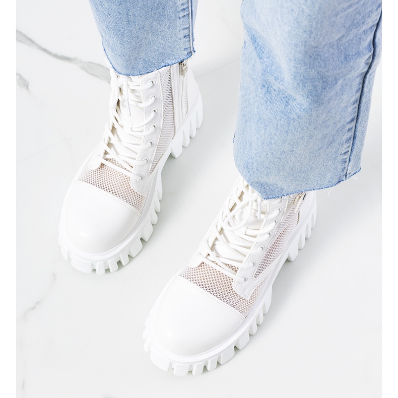 Weiße Stiefel mit durchbrochenem Potts-Obermaterial 1