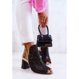 Lederstiefel auf einem Post Maciejka 05507-01 Schwarz und Gold golden 2