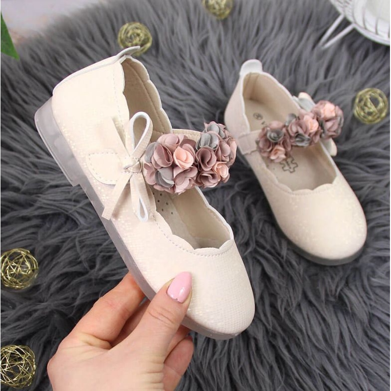 Ballerinas mit Klettverschluss und Blumen Vinceza Jr JAN99A beige 1