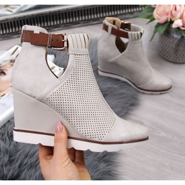 Turnschuhe mit durchbrochenem Keilabsatz Filippo W PAW117A beige 1