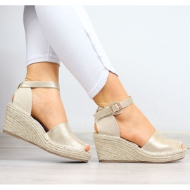 Sandalen Espadrilles auf dem Keilabsatz eVento W EVE68A gold golden 2