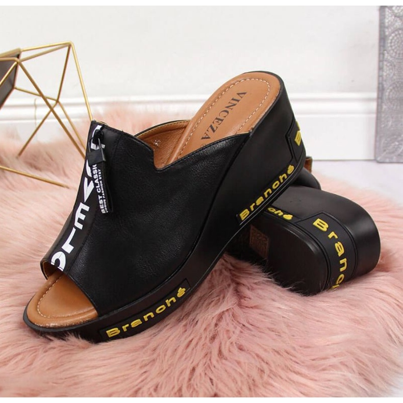 Schwarze Keilpantoffeln mit Inschriften Vinceza W JAN109 2