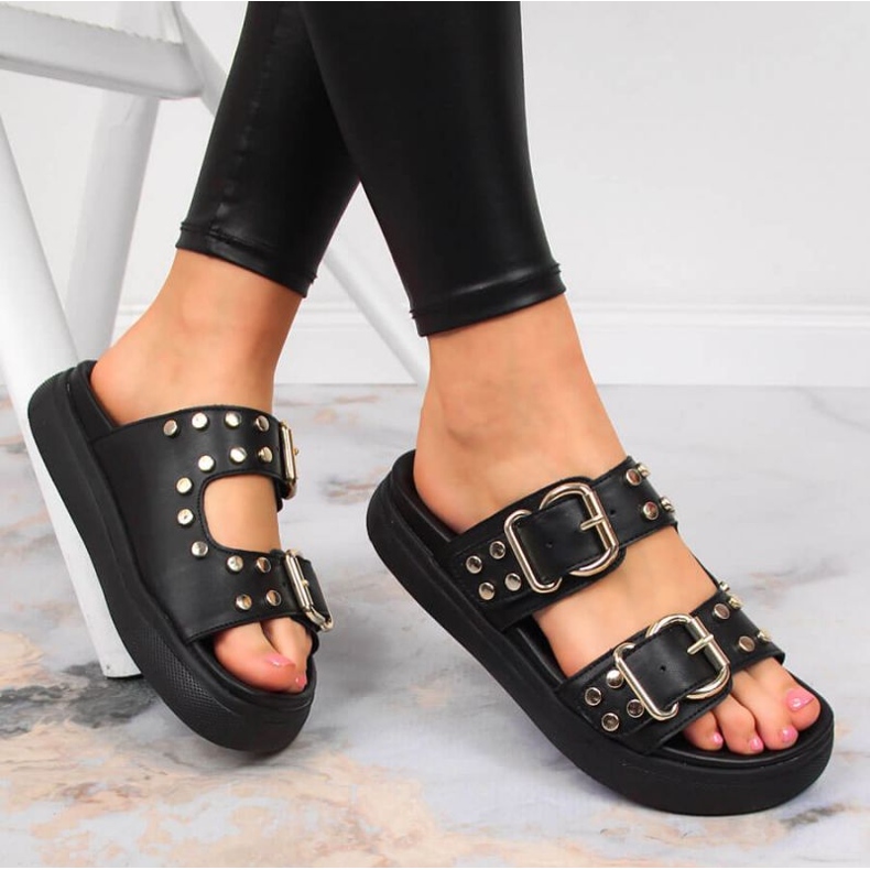 Hausschuhe mit Nieten Bugatti JJ253070 W INT1720A schwarz 1