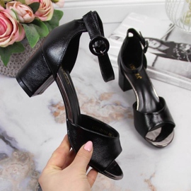 Schwarze Sandalen am Posten von Vinceza W JAN96A 1