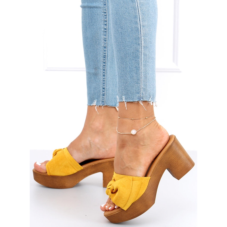 Hausschuhe ala Zeri Gelbe Clogs 1