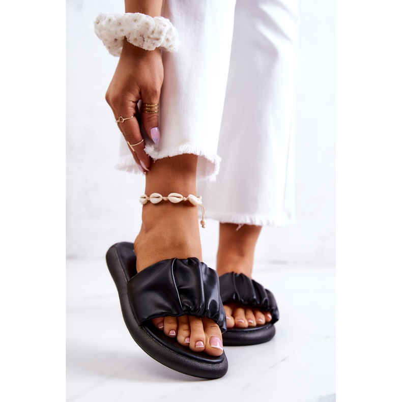 S.Barski Klassische schwarze Damenhausschuhe Feline 1