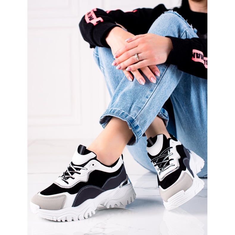 TRENDI Modische Turnschuhe mehrfarbig 2