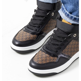 Schwarze Turnschuhe von Emmers braun 1