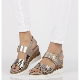 Sandalen auf dem Keil Filippo DS2077 / 21 Gehen Sie golden 1