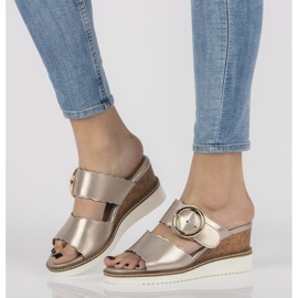 Goldene Pantoffeln auf dem Keil Filippo DK2078/21 Go 1