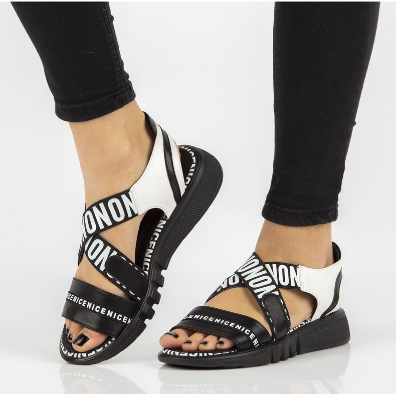 Schwarze Sandalen auf dem Keil Filippo DS2317 / 21 Bk 1