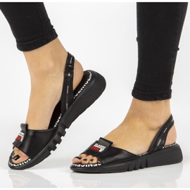 Schwarze Sandalen auf Keil Filippo DS2352 / 21 Bk 1