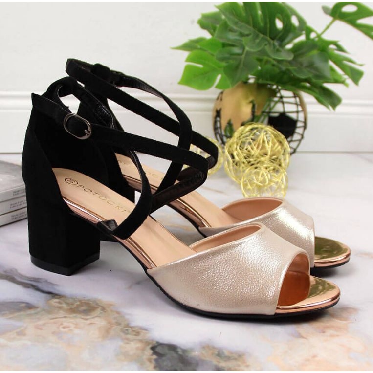 Sandalen auf der Post Potocki W WOL68 schwarz und gold golden 2