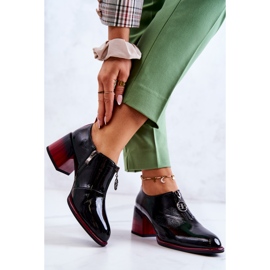 S.Barski Lackierte modische Schuhe an einem schwarz-roten Lorena-Pfosten 2