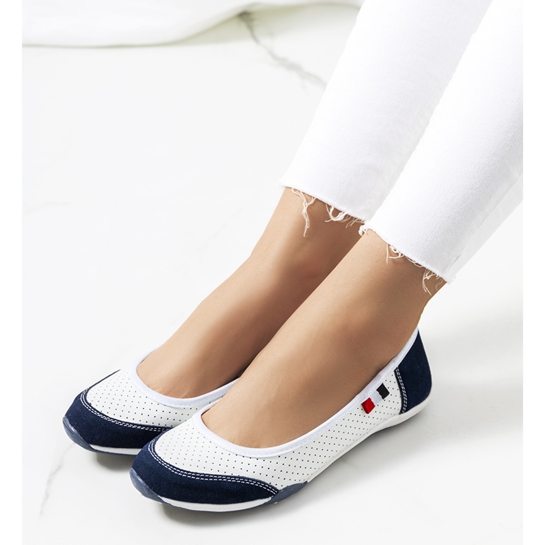 Kester Ballerinas aus weißem und marineblauem Leder 1