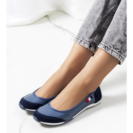 Ballerinas aus marineblauem Leder von Kester 1